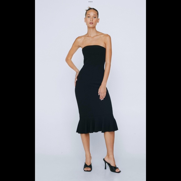 Nasty Gal Dresses & Skirts - Nasty Gal Petite Fishtail Bandeau Midi Dress Black Striking! USA Sz 6